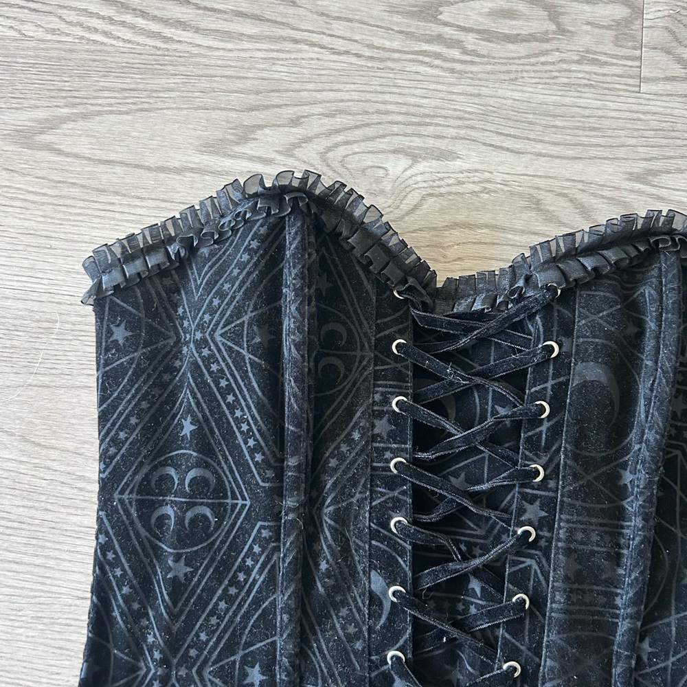 Goth Solar Corset w/ Lace Detail - Picture 2 of 5